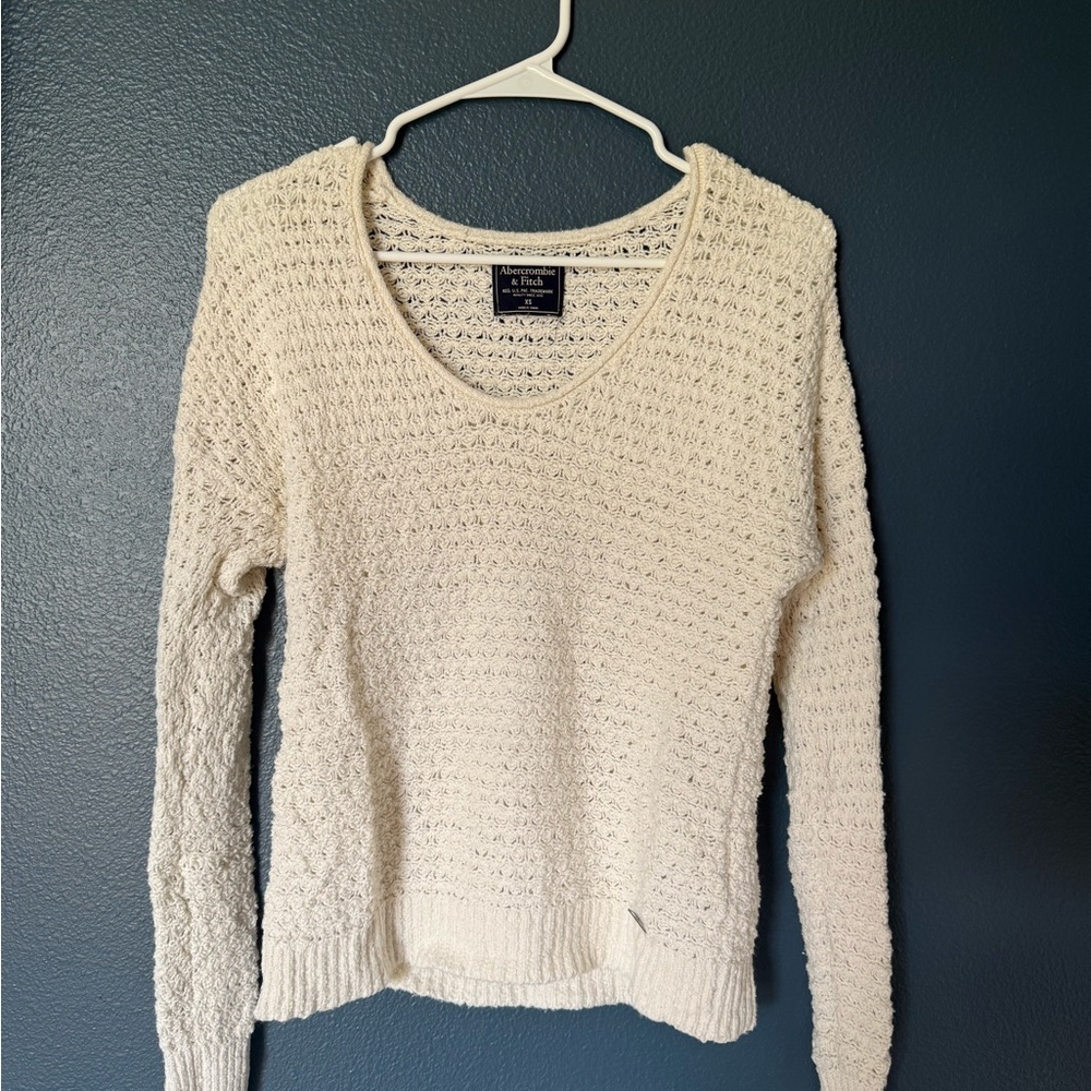 Abercrombie & Fitch Women's Cream V-Neck Sweater
